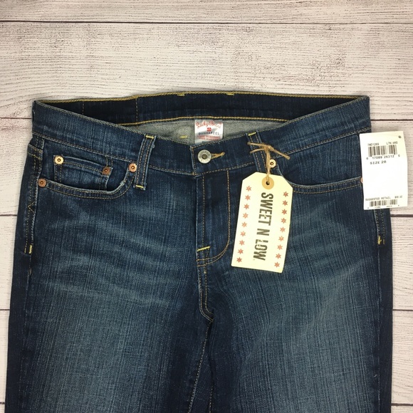 NWT Lucky Brand Sweet n Low mid rise dark wash flare jeans - Picture 2 of 7